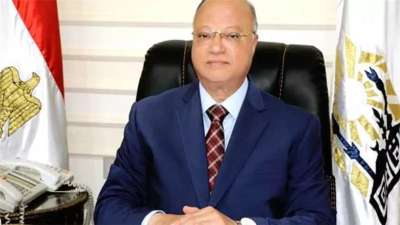 محافظ القاهرة يوجه بمراجعة قرارات العقارات الآيلة للسقوط وتنفيذ إزالتها