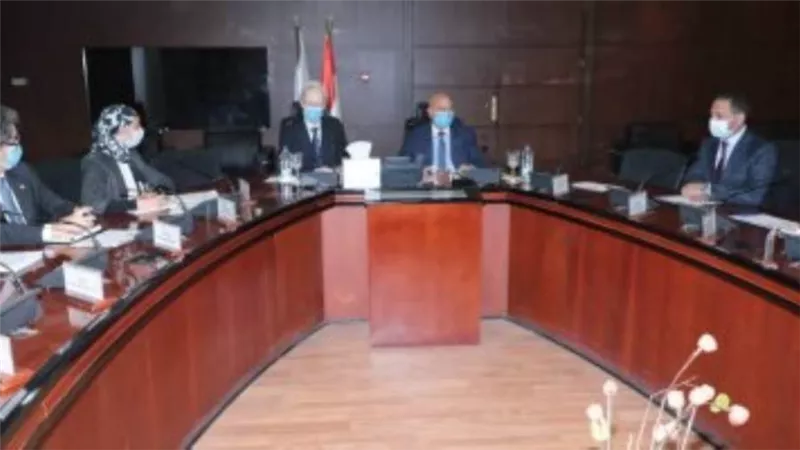 وزير النقل وسفير اليابان يبحثان التعاون في مشروعات مترو الأنفاق 