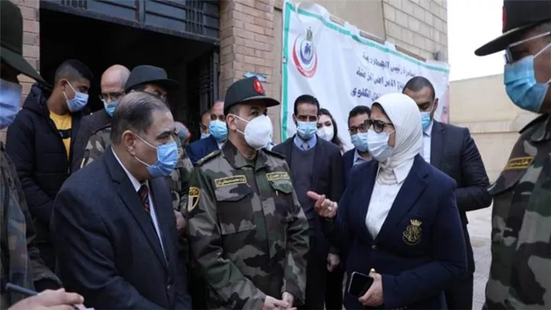 وزيرة الصحة تتفقد مركز النزهة تمهيدًا لتطعيم المواطنين بلقاح كورونا 