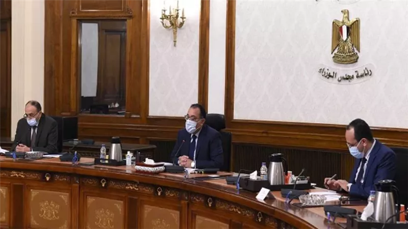 عاجل.. بالصور| «مدبولي» يعقد اجتماعا مع ممثلي الشركات المنتجة والموردة للأكسجين الطبي