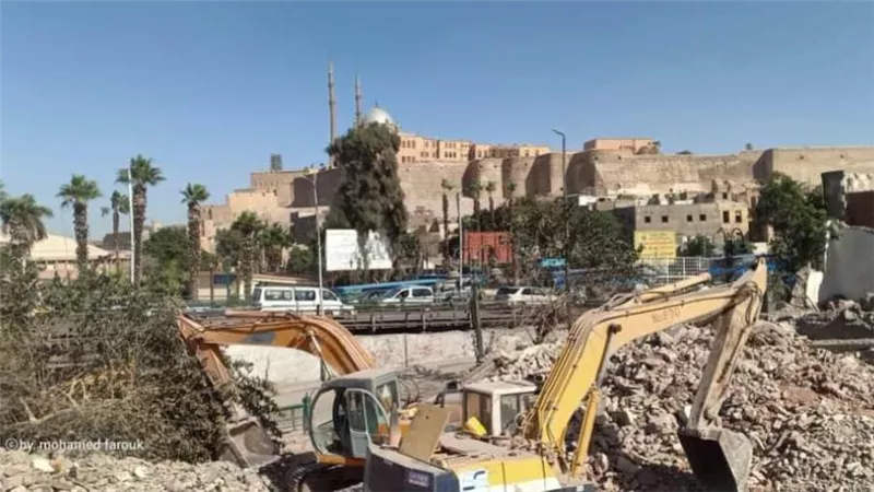 محافظة القاهرة: إزالة 57 عقارًا بميدان السيدة عائشة.. وتسكين 112 أسرة في الأسمرات 