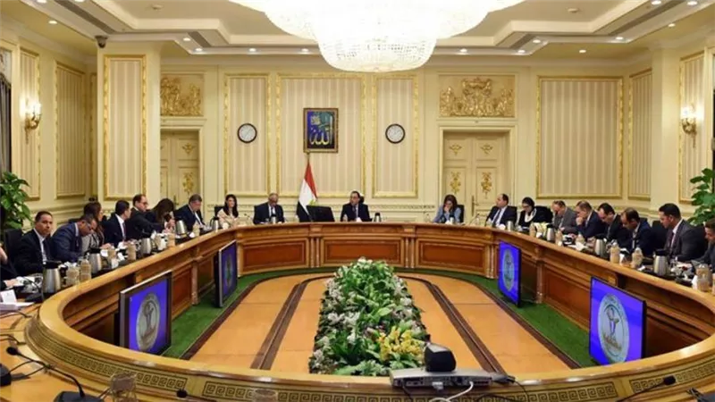 تفاصيل اجتماع مجلس الوزراء لبحث مبادرة إحلال المركبات للعمل بالغاز الطبيعى