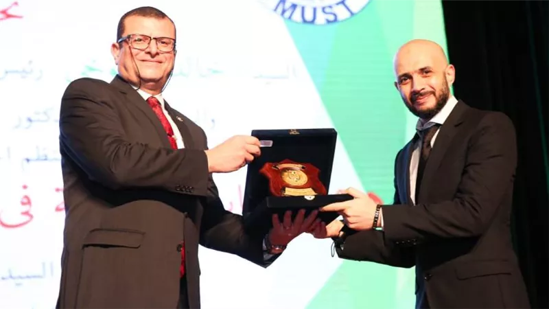وسط إجراءات احترازية مشددة.. جامعة مصر للعلوم والتكنولوجيا تنظم ندوة عن 