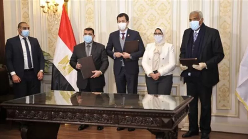  بالمجان.. الصحة توقع بروتوكول لتطعيم 2 مليون مواطن 