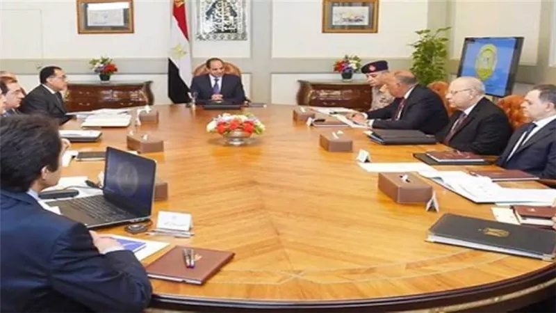 السيسي يوجه بالتواصل المباشر مع المواطنين من 