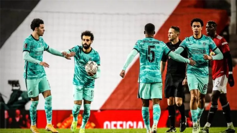 عاجل.. ليفربول يودع كأس الاتحاد رغم ثنائية صلاح في شباك مانشستر يونايتد