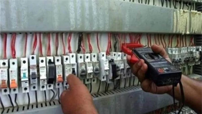 شرطة الكهرباء تنجح في ضبط 12 ألف و989 قضية سرقة تيار خلال 24 ساعة 