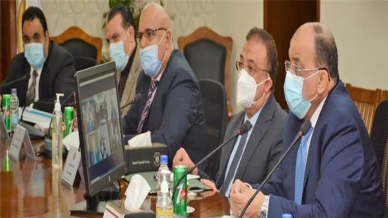 وزيرا التنمية المحلية والإسكان يستعرضان الإجراءات الخاصة بإصدار تراخيص البناء