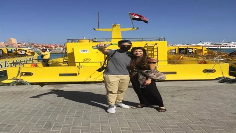 بالصور |  أكثر من نصف مليون متابع.. المدونان التشيك يوثقان زيارتهما للغردقة