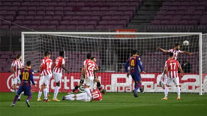 برشلونة يتقدم في الشوط الأول على بيلباو بهدف ميسي 