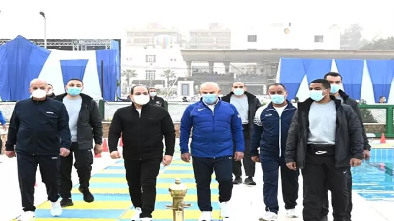 عاجل | بالصور | السيسي يتفقد الأنشطة التدريبية للطلبة الجدد بالكلية الحربية ويلتقي بأسرهم