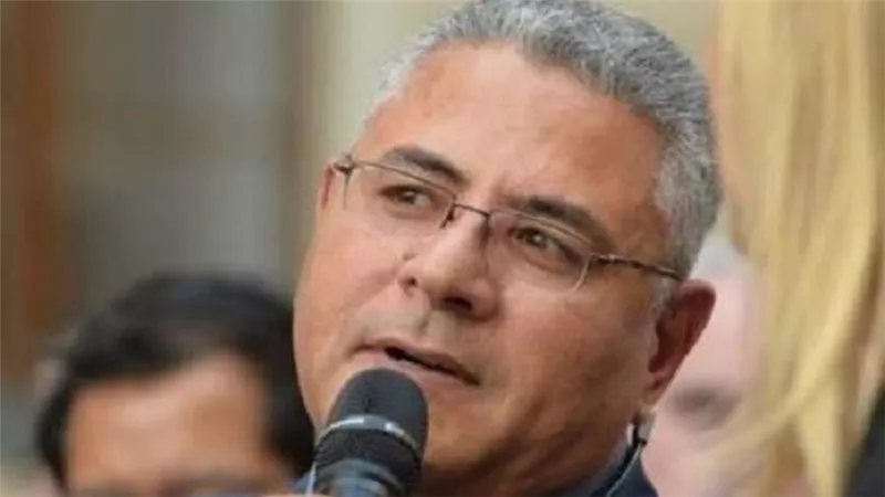 مرشد العبيد.. نشطاء السوشيال ميديا يفضحون صفقات  جمال عيد و نجلته المشبوهة مع أعداء الوطن 