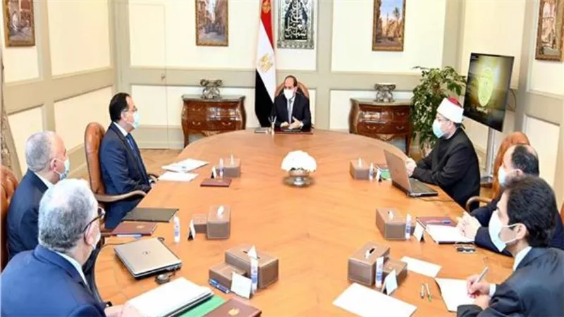 السيسي يوجه باستمرار تطوير برامج تأهيل الأئمة والواعظات