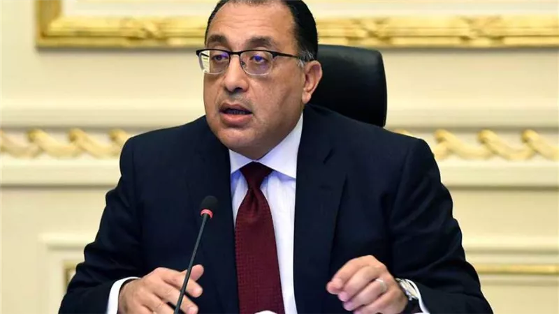 مدبولى يستعرض تقريرا حول إطلاق فعاليات «المسارح المتنقلة» 