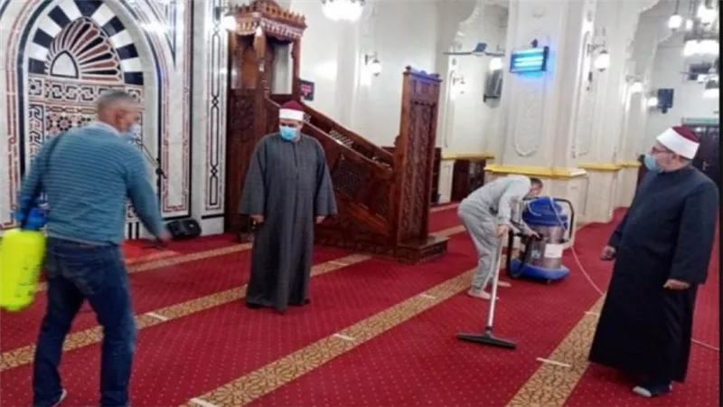 بالصور | الأوقاف تواصل حملتها لتعقيم المساجد: 