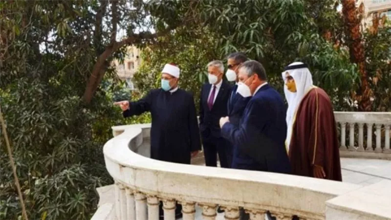 بالصور | مختار جمعة يستعرض لـ