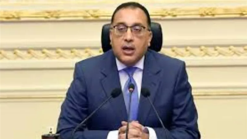 رئيس الوزراء يشيد بتجربة حياة كريمة.. ويؤكد: ستغير وجه مصر والريف المصري