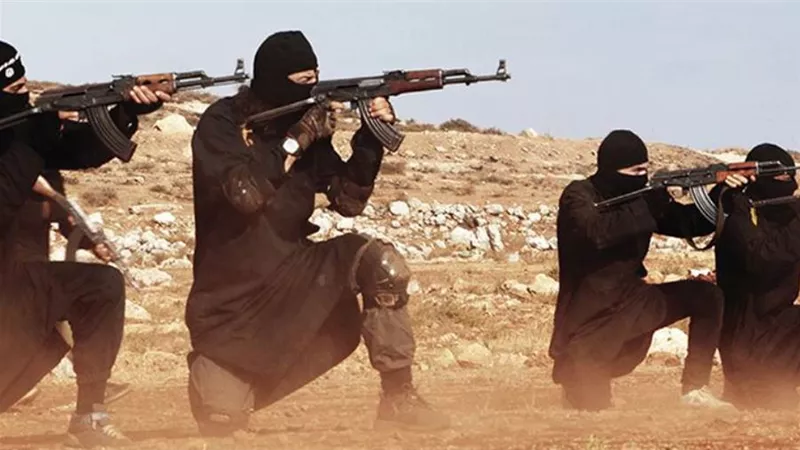 القبضة الحديدية.. كيف واجهت فرنسا الإرهاب ولماذا حظرت الجماعات الدينية؟