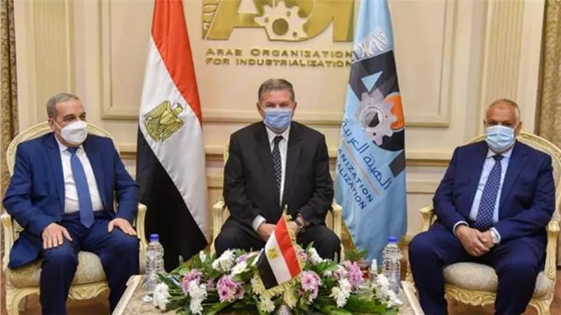 تفاصيل اجتماع وزير الإنتاج الحربي  وقطاع الاعمال لإنشاء مصنع إنتاج الإطارات بكافة أنواعها 