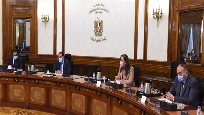 بالصور | رئيس الوزراء يستعرض الخطة الاستثمارية لوزارة التعليم العالي
