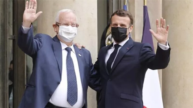 رئيس إسرائيل يصل الإيليزيه لإجراء محادثات مع ماكرون