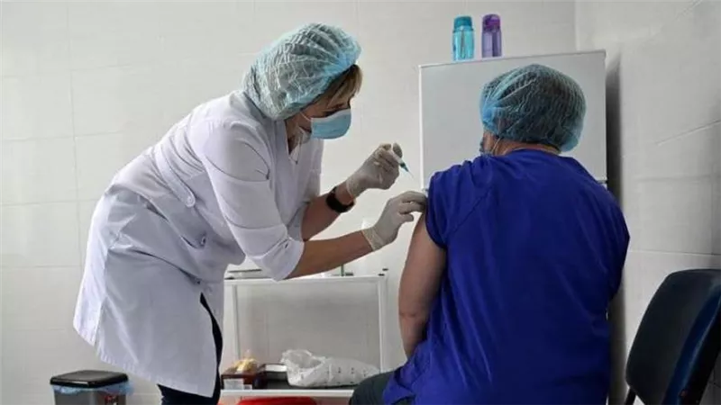 12 دولة تستأنف التطعيم بلقاح أسترازينيكا 