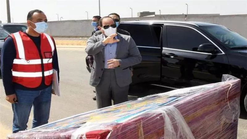السيسي يتفقد الأعمال الإنشائية الخاصة بتطوير شبكة الطرق والمحاور بالقاهرة 