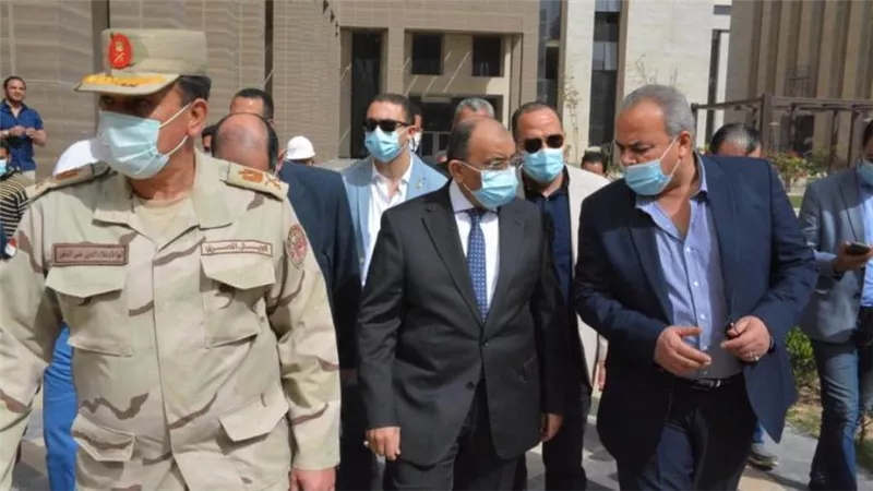 بالصور.. وزير التنمية المحلية يتفقد مبنى الوزارة بالحى الحكومي في العاصمة الإدارية الجديدة