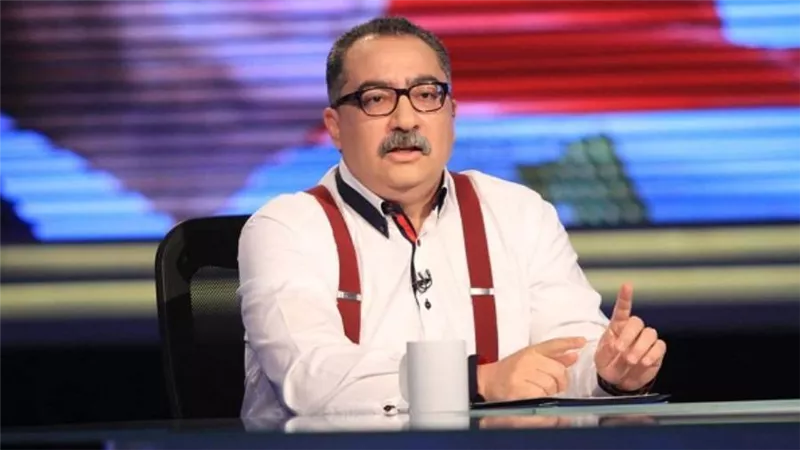 خلال تصوير برنامجه.. إبراهيم عيسى ينجو من الموت بأعجوبة 