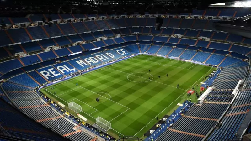 رسميا.. السلطات الإسبانية تسمح لريال مدريد بمواجهة ليفربول في 