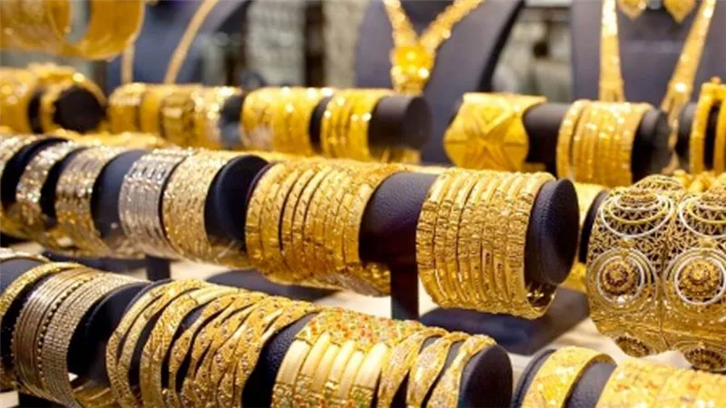 الذهب العالمى يواجه أول هبوط بالأسعار خلال 3 أسابيع بفعل ارتفاع الدولار