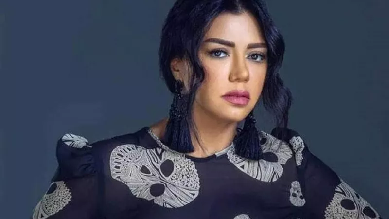 رانيا يوسف تنعي ضحايا حادث تصادم القطارين في سوهاج (تدوينة)