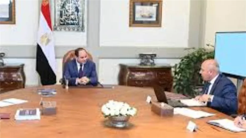 عاجل.. السيسي يجتمع برئيس الحكومة و7 وزراء بينهم وزير النقل 