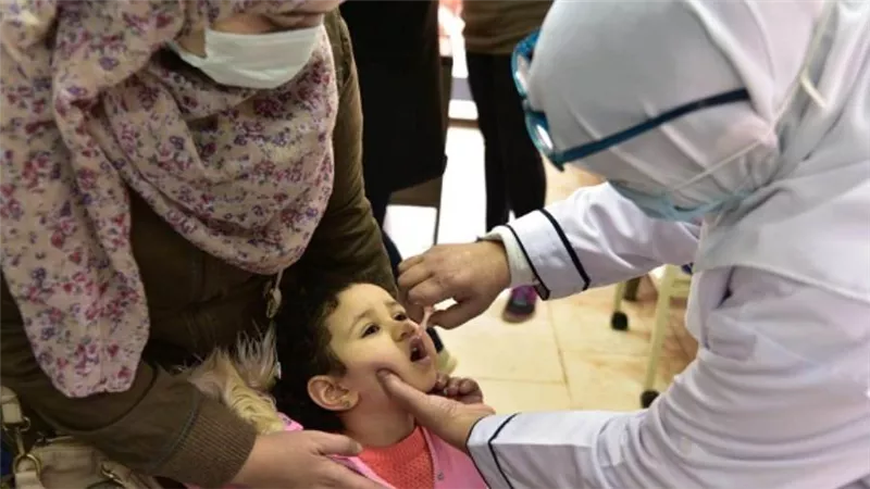 بالصور | الصحة: تطعيم 13 مليونا و871 ألف طفل ضد مرض شلل الأطفال