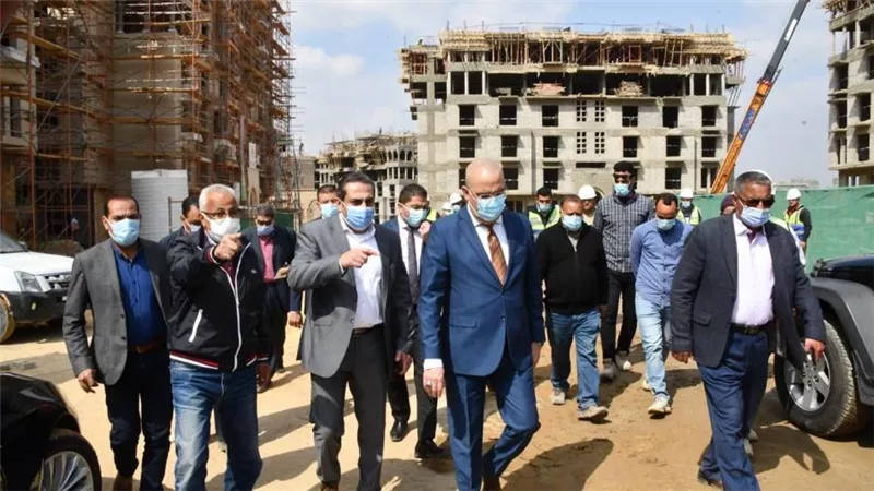 وزير الإسكان يتفقد الموقف التنفيذي لمشروع تطوير منطقة سور مجرى العيون 