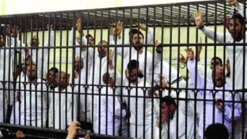 تأجيل محاكمة 215 متهما بقضية 