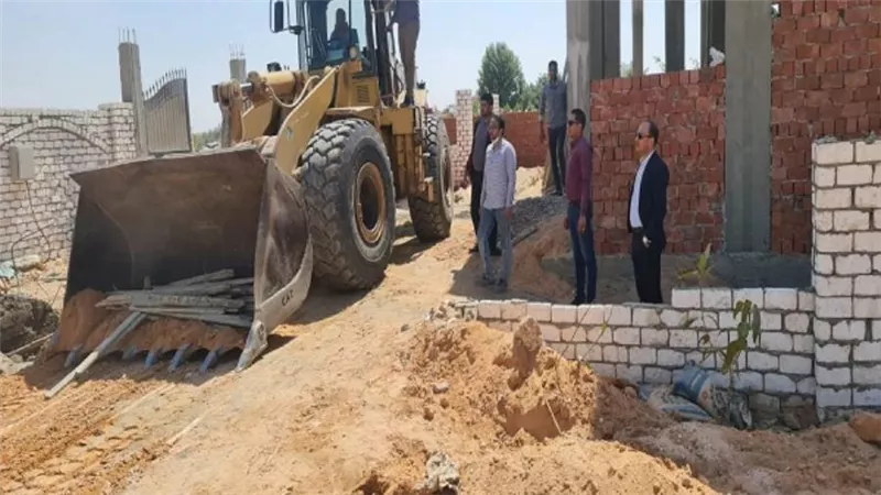 بالصور | حملة مكبرة لإزالة التعديات ومخالفات البناء بـ 