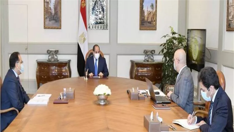 توجيه من «السيسي» لـ«مدبولي»: إنجاز المشروعات القومية بـ«الآليات غير التقليدية» 