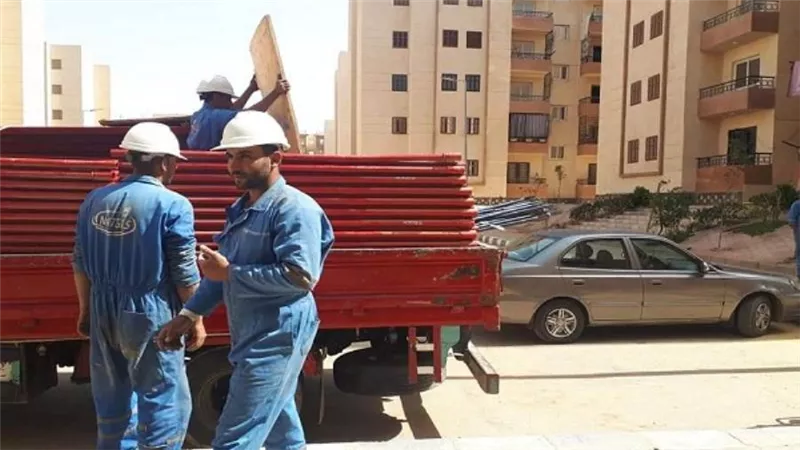 بالصور | برسوم مخالفة.. تركيب الغاز في إسكان اجتماعي حدائق أكتوبر