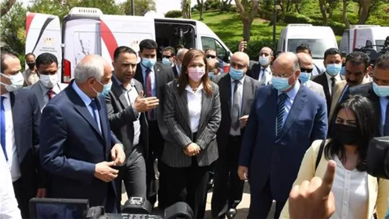 وزيرة التخطيط:140 خدمة تقدمها  مراكز الخدمات التكنولوجية المتنقلة 