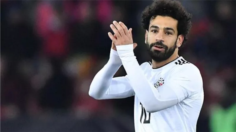 منح شارة قيادة 