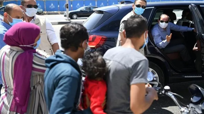 بالصور | السيسي يتفقد الأعمال الإنشائية لتطوير الطرق واالمحاور بشرق القاهرة