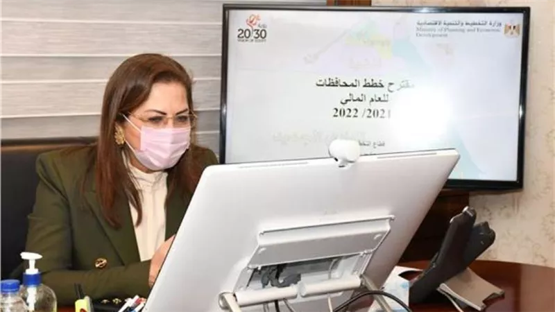 بالأرقام.. وزيرة التخطيط تكشف تنفيذ مشروعات البنية التحتية بأسوان 