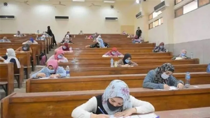 إيقاف الدراسة بالمعاهد والجامعات وإلغاء الامتحانات.. الحكومة ترد