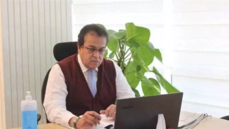 د. خالد عبدالغفار يستعرض تقريرًا حول الجامعات الأهلية الدولية | إنفوجراف