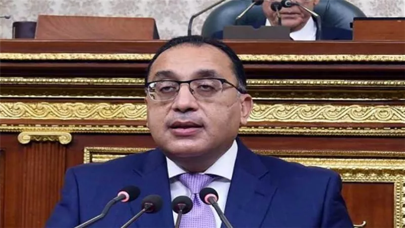 اعتبارا من الغد.. الحكومة تعلن غلق المحلات والكافيهات والمولات من 9 مساء