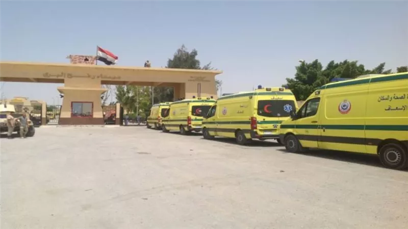 الصحة تُعلن جاهزية 165 سيارة إسعاف و11 مستشفى لدعم مصابي غزة