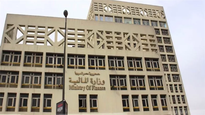 «الجمارك» تتلقى شكاوى ومقترحات المصدرين والمنتجين إلكترونيًا