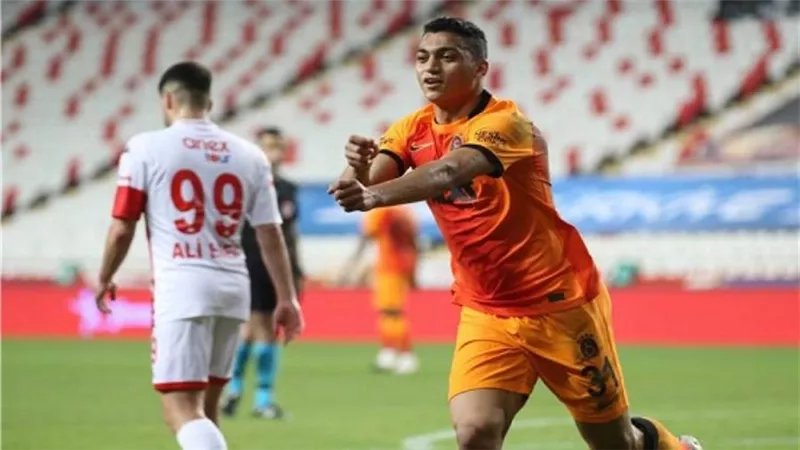 مصطفى محمد مُهدد بالغياب عن أولى مباريات جالطة سراي بدوري أبطال أوروبا