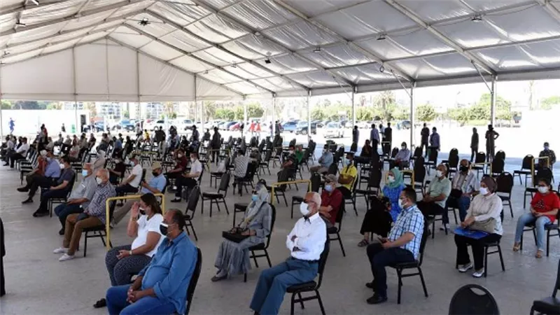 بالصور | مدبولي: جميع أنواع اللقاحات المطروحة في مصر آمنة 